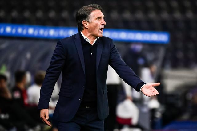 周琦8板3帽首钢逆转广州 邹阳20+10福建负青岛